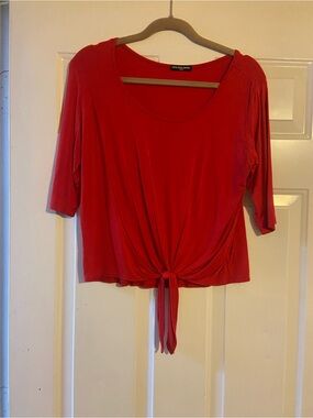 cha cha vente Red Tie-Front Crop Top